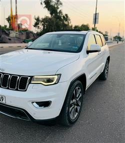 جیپ گراند شیرۆکی